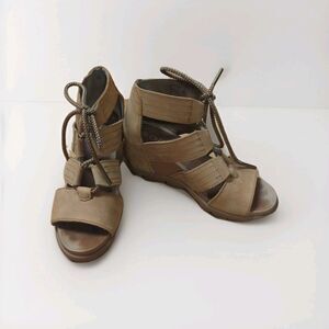 Sorel Joanie II Sandals Womens 6 Tan Wedge Lace Up Wedge Outdoors